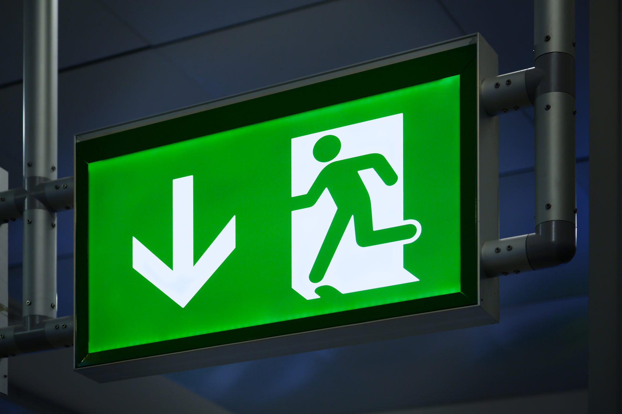 Exit,sign,in,an,airport,terminal